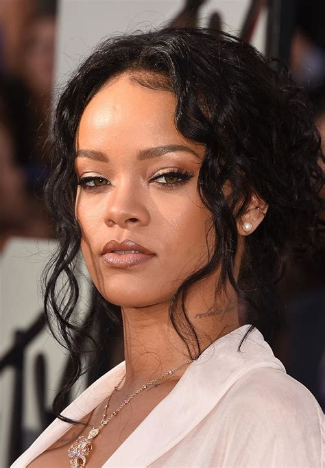 Rhianna Rihanna Hairstyles Hair Styles 2014 Mtv Movie Awards 2014