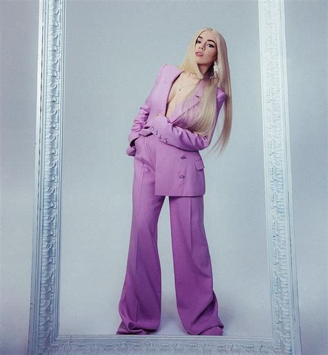 picture of ava max