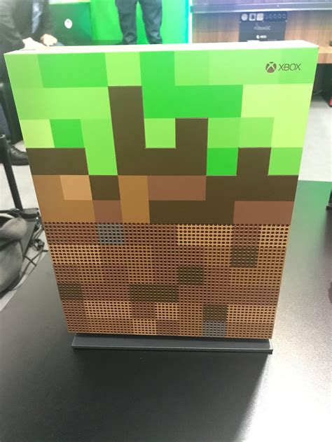 Gamescom 2017 20 Photos Of Minecraft Xbox One S Project Scorpio Xbox