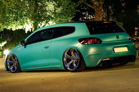 Pārdošanā ekskluzīvs vw shirocco 2.0tdi 125kw. Deze Volkswagen Scirocco R is groen-blauw en heeft 370 pk ...