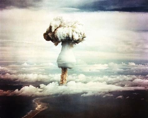 These Mind Blowing Historic Photos Of Atomic Bomb Tests Will Haunt Your