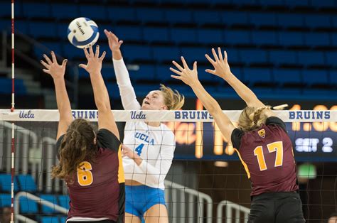 Womens Volleyball Dig Deep To Sweep Arizona In Competitive Game