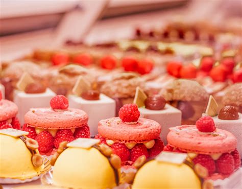 20 Delicious Paris Best Desserts and Pastries to try