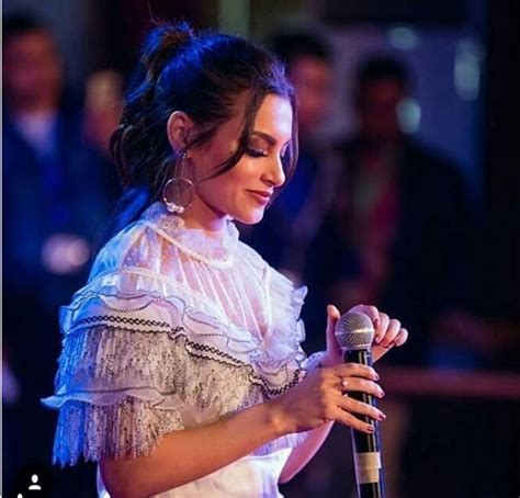 بعد أن قوم برفع ملف pdf اختار صيغة مايكروسوفت وورد من القائمة. كارمن سليمان تبهر الجمهور برشاقتها بأول حفل لها بعد الولادة.. صور