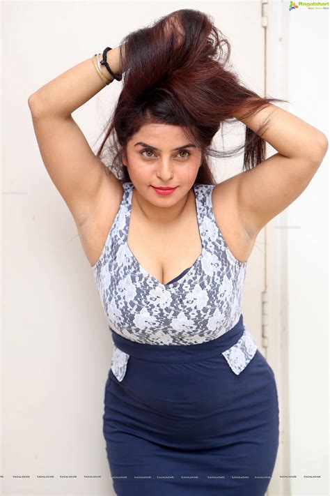 Armpit Hairy Hot Bollywood Actress