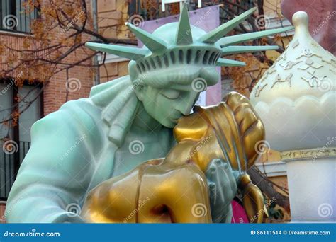 Statue Of Liberty Kissing Lady Justice Fallas 2016 Valencia Blue