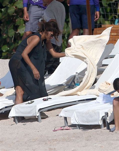 Halle Berry In Black Swimsuit 2016 54 Gotceleb