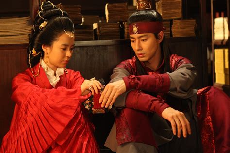 Korean series running man watch all episodes video in english sub, kissasian, dramacool, my drama list kshow online. 宋智孝赵寅成经典情欲电影《霜花店：朕的男人》将於10月23日在台重新上映 - KSD 韩星网 (电影)