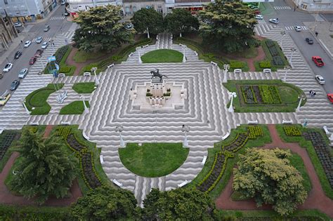 Plaza Gral José De San Martín En Azul Argentinagobar