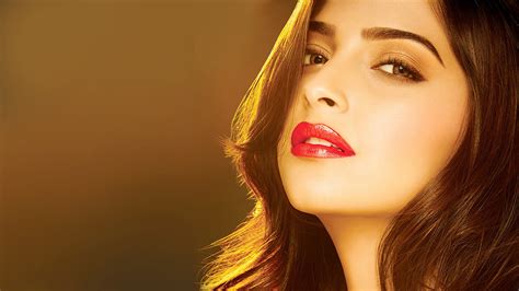 Sonam Kapoor Bollywood Actress Model Girl Beautiful