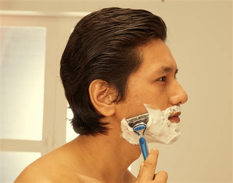Tips On Shaving Upwards Or Downwards Which Is Better Gillette