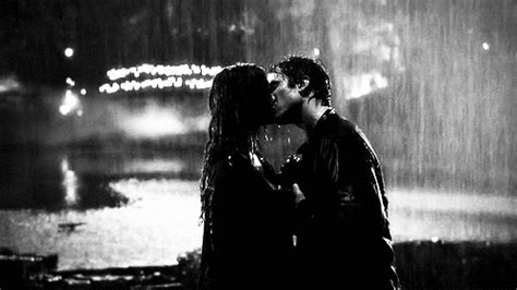 Kiss In The Rain 17 Amazing Kissing Challenges To Try With