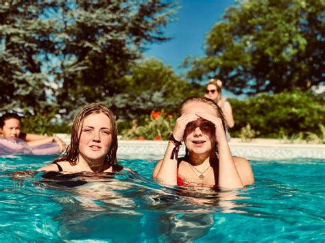 kostenlose foto wasser spaß pool freizeit ferien erholung sommer schwimmen aqua