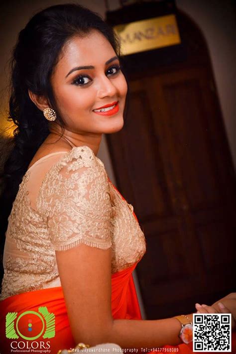 Dinakshi Priyasad Sinhala Actress Hot Saree Photos