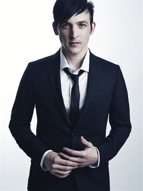Robin Lord Taylor Reinvents The Penguin On Gotham