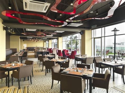 Indoor lift, rich a la carte menu, parking. Hotel Photos | BEST WESTERN Hotel i-City Shah Alam | PixWizard