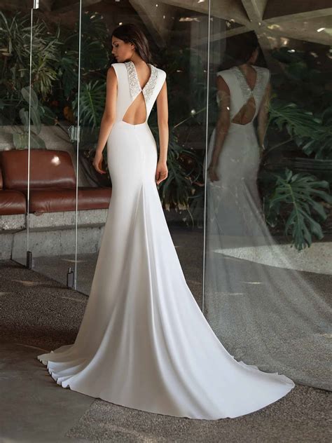 Pronovias brautkleider in münchen sind ein angebot an bräute, die wissen, was sie wollen. Pronovias Brautkleid KERR - Cruise Collection 2021 ...