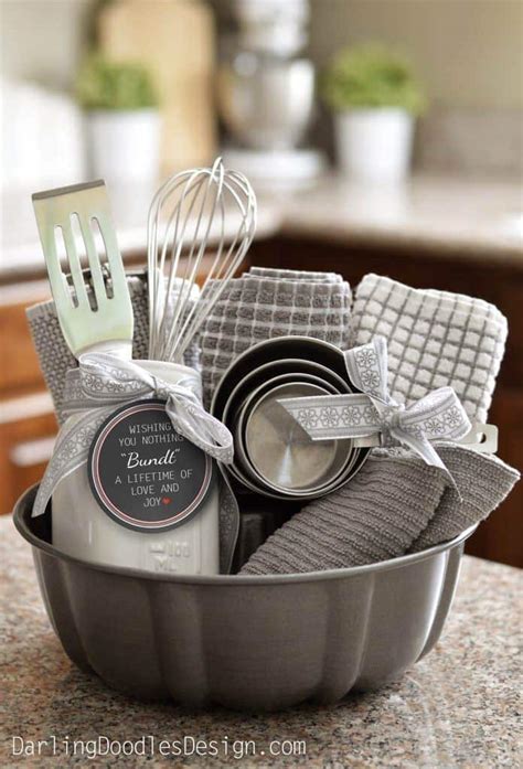This big list of 50 housewarming gifts can suit all sorts of recipients: 24 DIY Housewarming Gifts To Welcome A New Neighbor - The ...