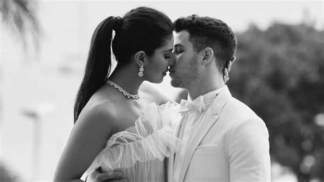 They didn't start truly dating nick made the first move, the two told vogue, by dming priyanka on twitter. Priyanka Chopra reveals the exact moment she fell in love ...