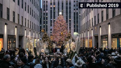 To Help Holiday Crowds New York To Close Streets Near Rockefeller