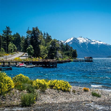 República argentina) is a large, elongated country in the southern part of south america, neighbouring countries being bolivia, brazil, and paraguay to the north, uruguay to the north east and chile to the west. Lago Traful Neuquén Turismo Argentina