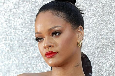 Rihanna Debuts Shaved Eyebrow Look On Cover Of British Vogue