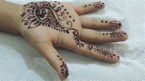 Let's see a cool, simple and latest collection of mehndi designs for kids. Simple Mehndi Designs For Kids| Simple Mehndi Designs By ...