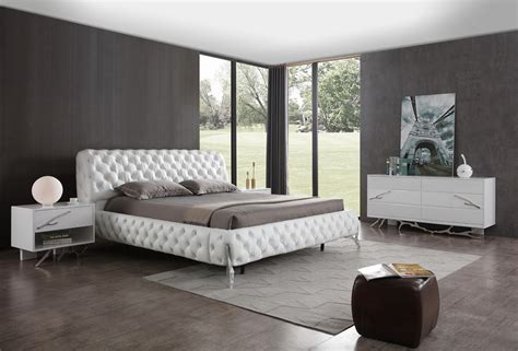 43w x 14d x 18h top grain ebony leather upholstery. Modrest Legend Modern White Bonded Leather Bed - Beds ...