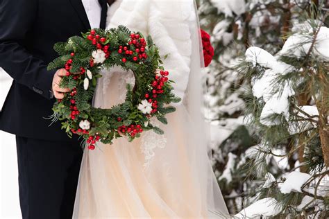 31 Christmas Wedding Ideas We Love Wedding Spot Blog