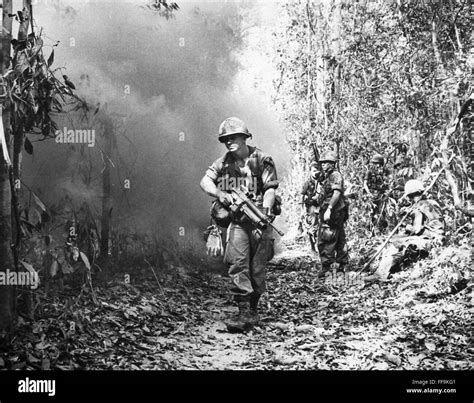 Vietnam War 1st Cavalry Nsoldiers Of The Us First Cavalry Division