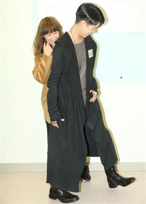 張敬軒（軒仔）和王菀之（ivana）這對好拍檔由出道至今一直有不少合作機會，今次兩人攜手於明年2月16至18日在紅館舉行命名為《the magical teeter totter演唱會2017》。 【玩味濃】張敬軒王菀之紅館開騷 未合體先互窒. 讚王菀之夠慳家 張敬軒想做大妗姐｜即時新聞｜東網巨星｜on.cc東網