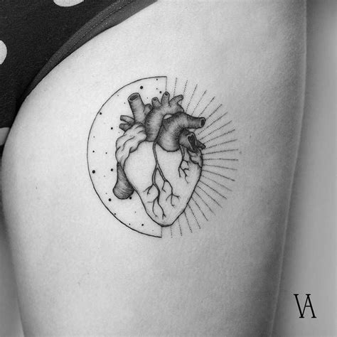 Pin De Zahira Rosado En Tattoos Tatuajes De Corazón Anatómico