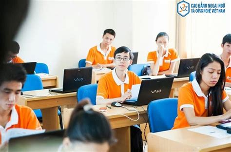 Không gian và môi trường học tập thân thiện; Công nghệ thông tin học trường nào? Điểm chuẩn ngành công ...