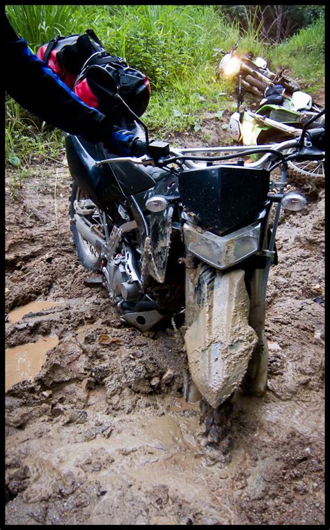 26mn 9s | width : Stuck in the Mud | My freind Peter's bike stuck in a deep ...
