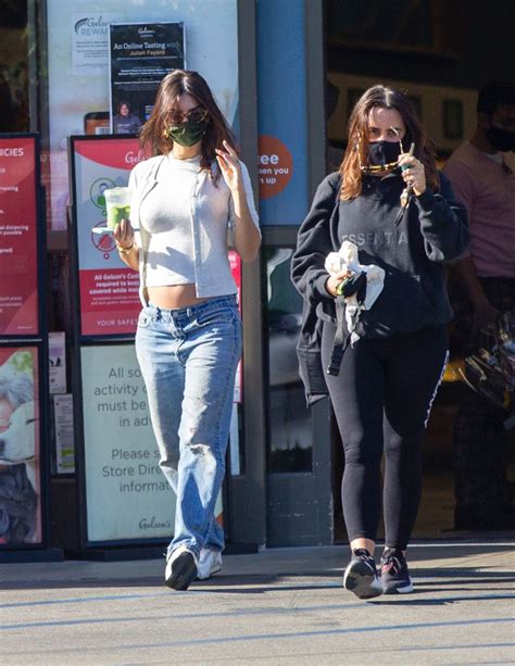 Hot Pregnant Emily Ratajkowski Bares Her Growing Tits And Belly In La 71 Photos Girlxplus