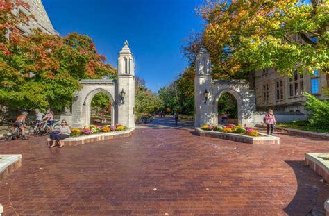 Experience Bloomington Campus Tour in Virtual Reality