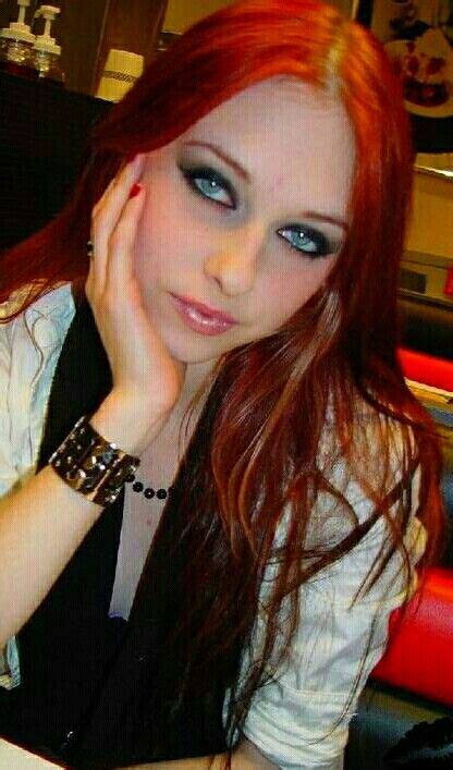 Liz Vicious ~ ~ ~ ~ ~ ~ ~ ~ 𝓢ɨɢɦαռɨɖɛ☙ Liz Vicious Beautiful Redhead Redheads Freckles