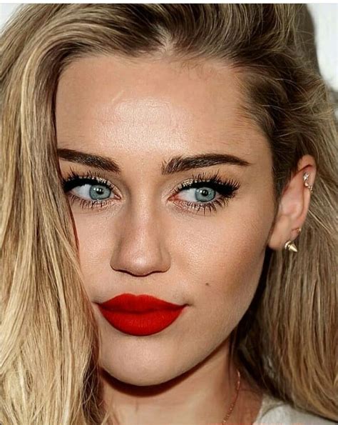 Pin By Megan Bosley On Miley Cyrus Red Lipstick Makeup Blonde Miley Cyrus Blonde Hair Red Lips