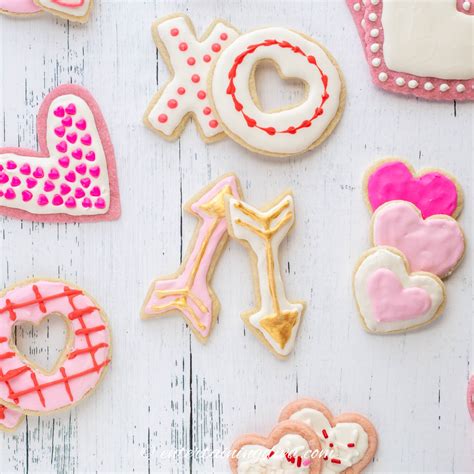 12 Easy Valentine Cookie Decorating Ideas That Anyone Can Do