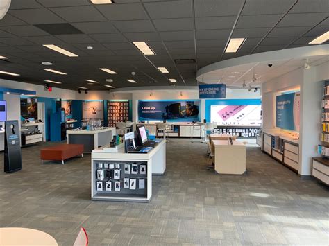 AT&T Fenton Crossing | Cell Phones, Wireless Plans & Accessories | 701