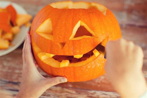 7 Steps To Carve A Pumpkin For Halloween Tallypress