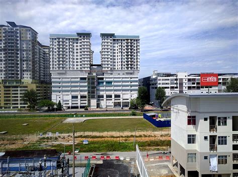 Other sights in the vicinity include the glitz & union square, saujana residency, saujana zero lot and subang parade shopping centre. Subang Jaya LRT station | Malaysia Airport KLIA2 info