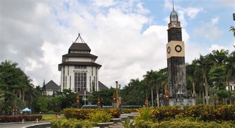Dikuasai Ptn Inilah 5 Kampus Terbaik Di Kota Malang 2020