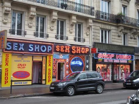Sex Shops Place Pigalle Paris Resmi Tripadvisor. 