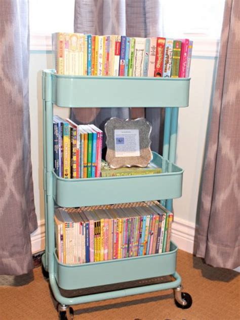 Plus, they have a little window so kids can see what specific toys go into each sack. Clever DIY Ideas to Organize Books for Your Kids - Noted List