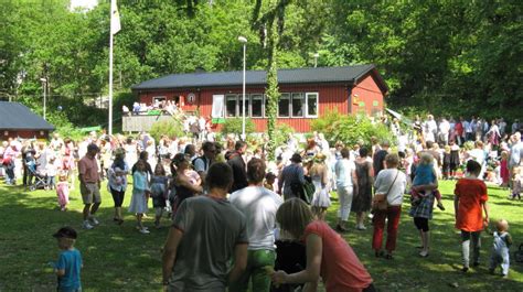 Mittsommer Feiern In Schweden Das Mittsommerfest