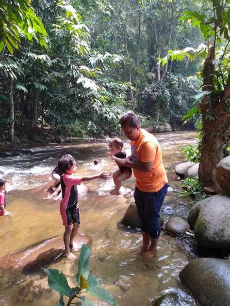 Book your hotel and enjoy the attractions the city has to offer. Nini + Zidane + Alwida: Picnic At Impian Rimba Resort Hulu ...