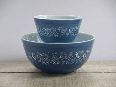 Vintage Set Of Pyrex Colonial Mist Mixing Bowls Etsy