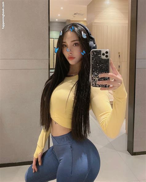 Songyuxin Hitomi Hitomi Official Nude OnlyFans Leaks The Fappening