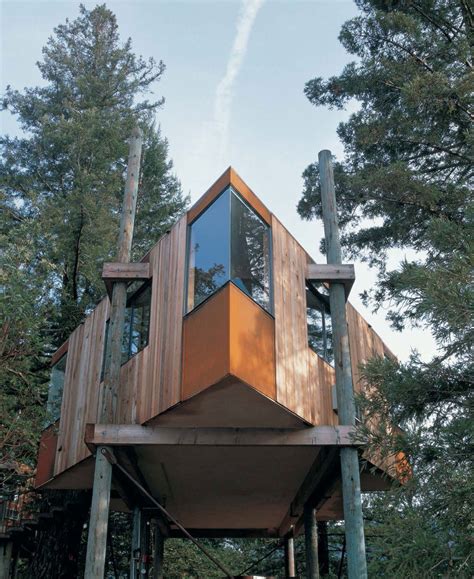 On the main internal level there is space dedicated to pedestrian. Mickey Muennig's Living Architecture